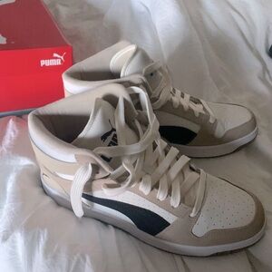 Mens puma high tops
Only worn once